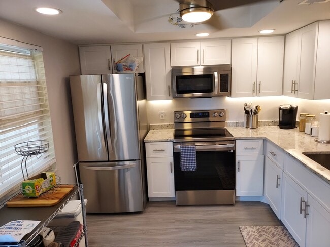 kitchen - 840 Virginia St Condo Unit 204