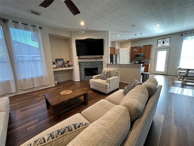 Photo - 1875 Redwood Ln