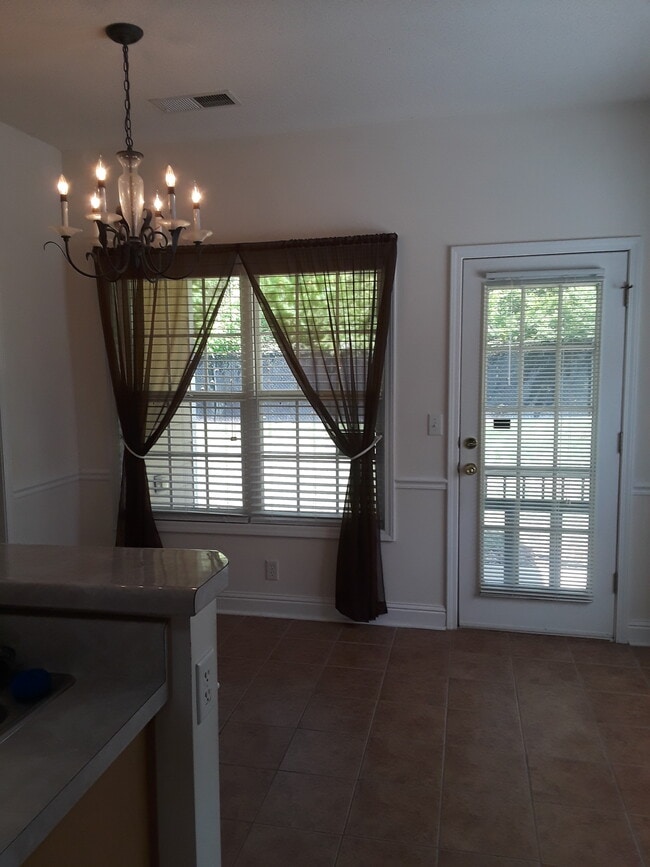 Photo - 2560 Rosehill Cir