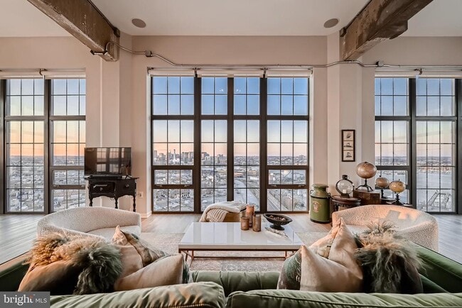 Building Photo - 1200 Steuart St Unit 1611