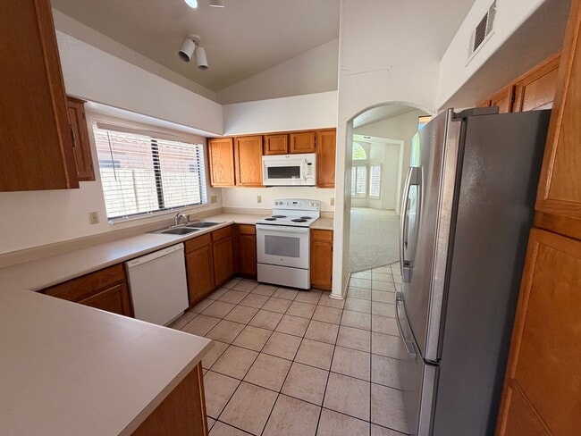 Photo - Warm & Charming single level 3 x 2 Home in Stonebridge Lakes!!