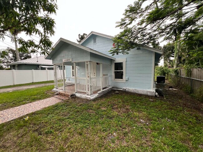 Photo - 3BR/1BA Home in Fort Myers with Large Deta...