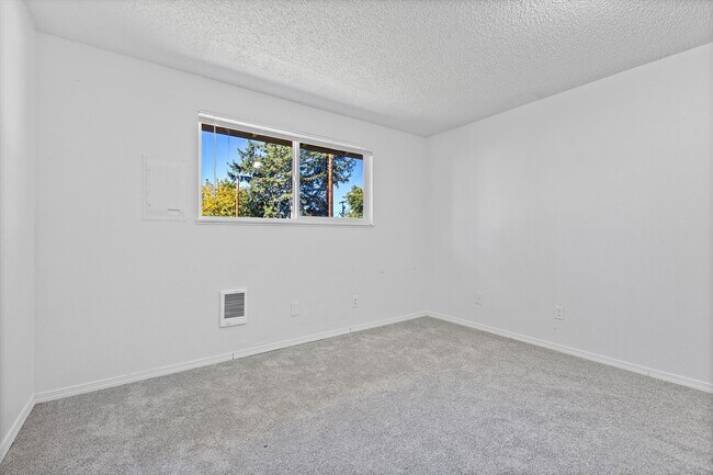 Cascade Firs Apartments