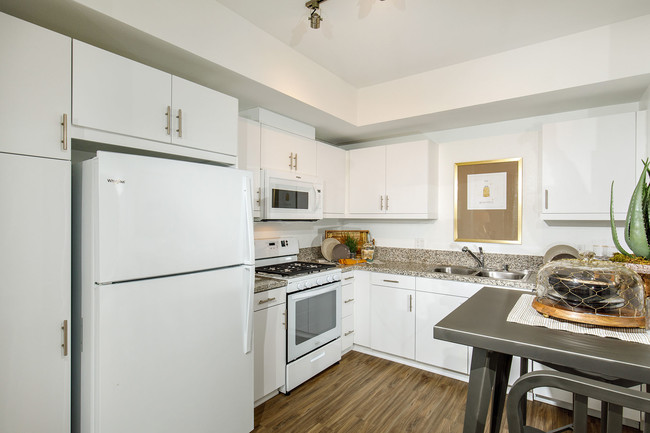 Photo - Stone Creek Apartments