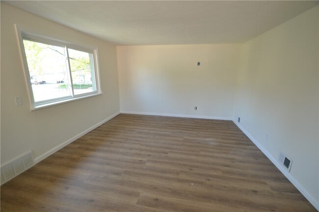Photo - 405 Garfield Ave