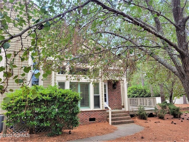 Photo - 301 Hampton Ct