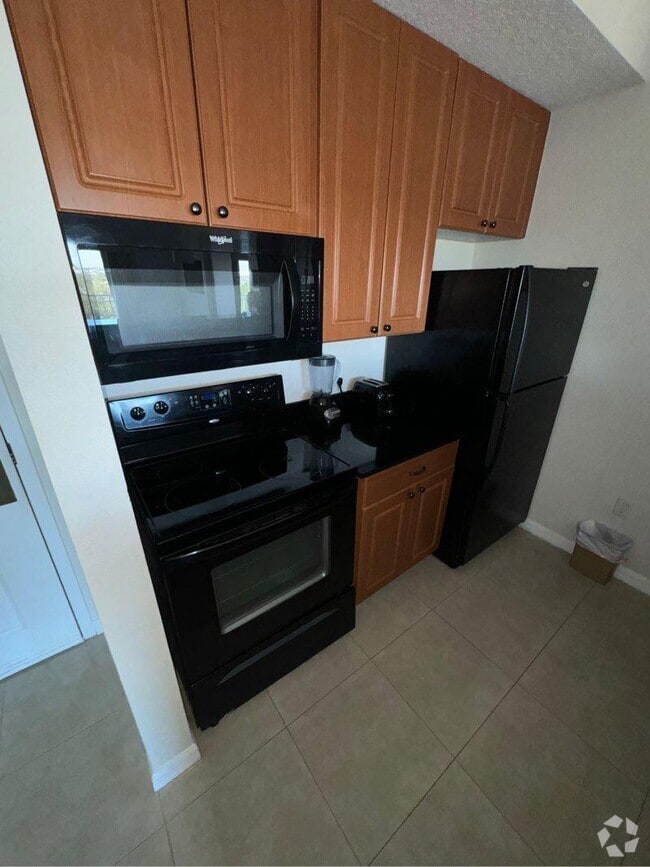 Building Photo - 7395 Universal Blvd Unit Luxury 1-Bedroom Apartmen Rental