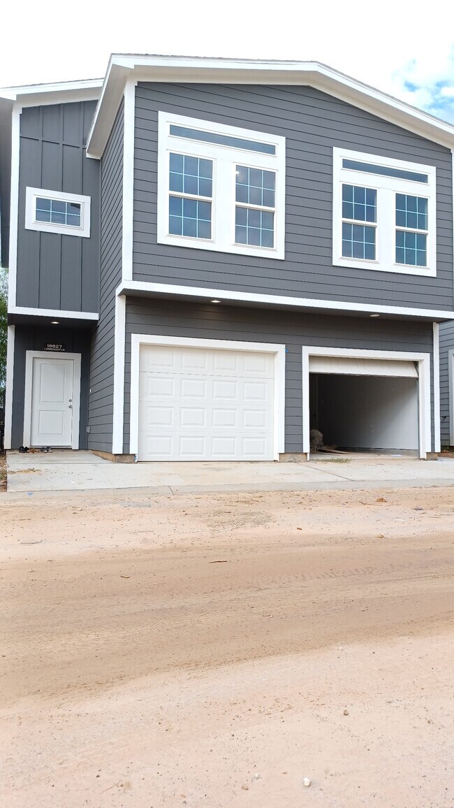 Photo - 18827 Luminescent Ln