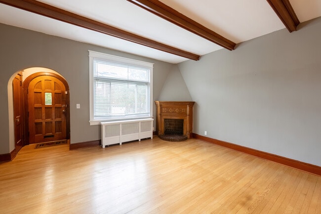 Photo - 317 Ingraham St NW
