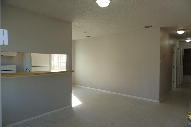 Photo - 516 J St