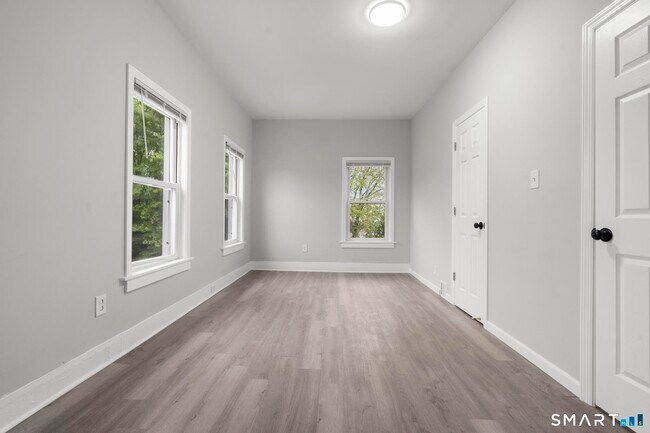 Photo - 20 Waverly St