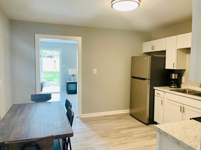 Photo - 609 Lakeshore Dr