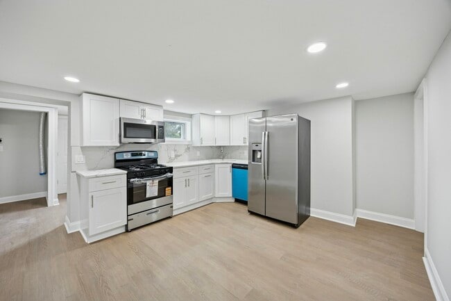 Building Photo - 635 Stanton Christiana Rd