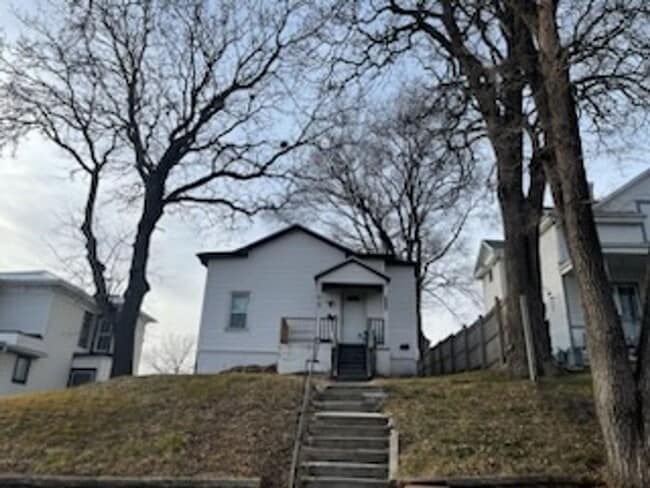 Photo - $950 Deposit $950 Rent