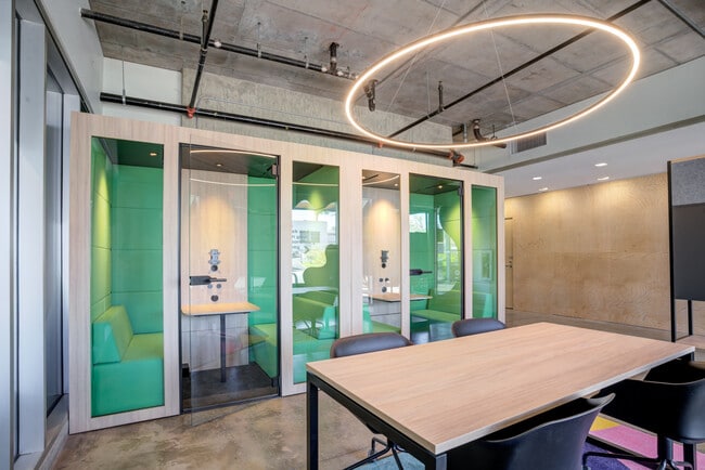 Photo - Yugo Eugene Courtside