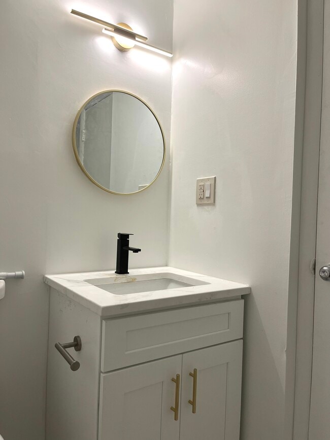 Photo - 92 Southampton Dr