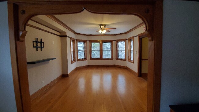 5328 W Parker Ave