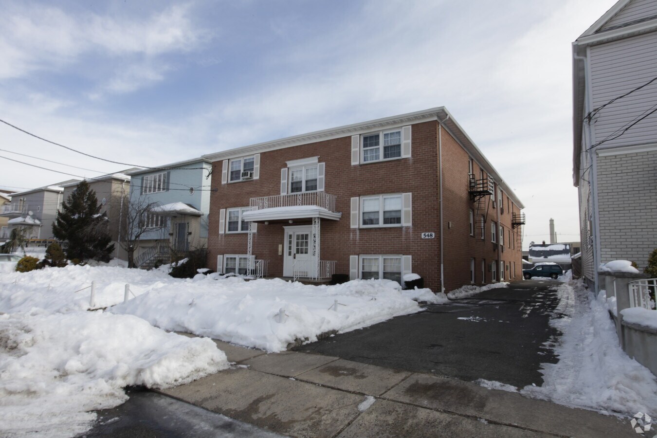 Photo - 548 Maple Ave