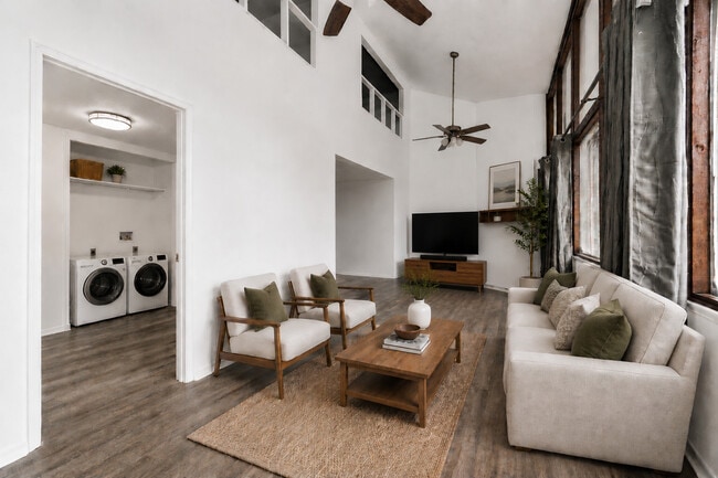 Earl’s Point Condominiums