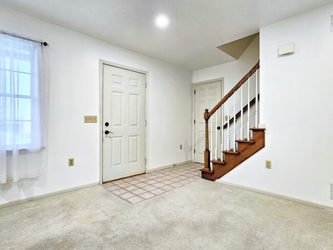 Photo - 357 Acorn Cir