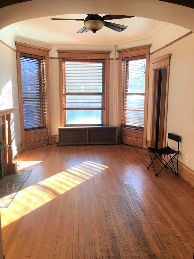 Photo - 910 W Newport Ave Unit 2