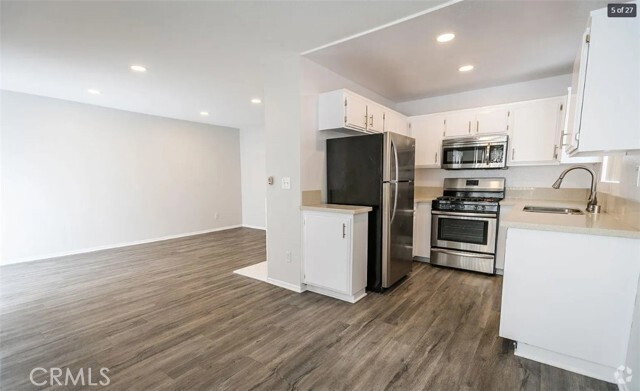 Building Photo - 4406 Cahuenga Blvd Unit 107 Rental