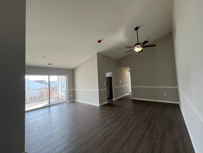 Photo - 305 Rain Water Way