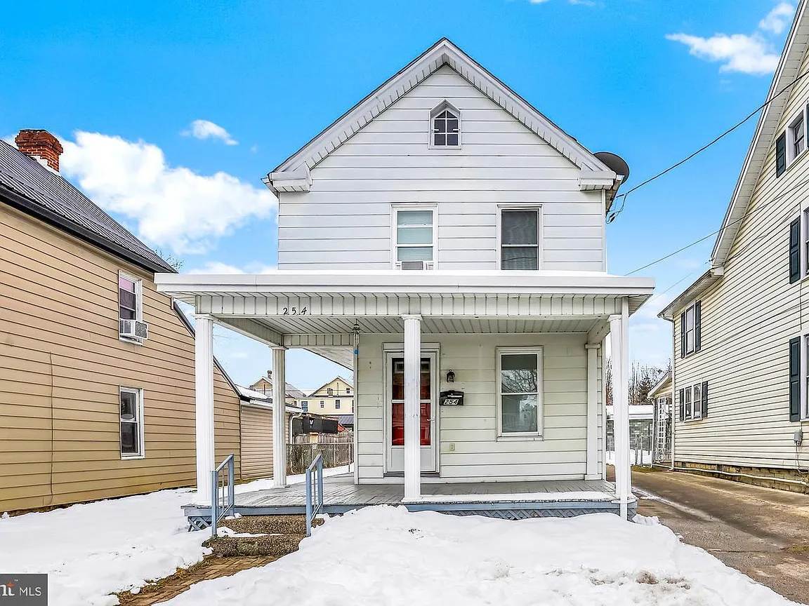 Photo - 254 W King St