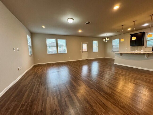 Photo - 219 Wapiti Rd