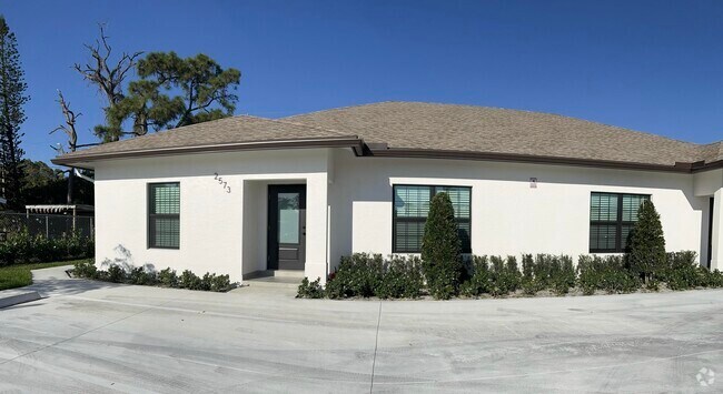 Building Photo - 2573 Gulfstream Rd Rental