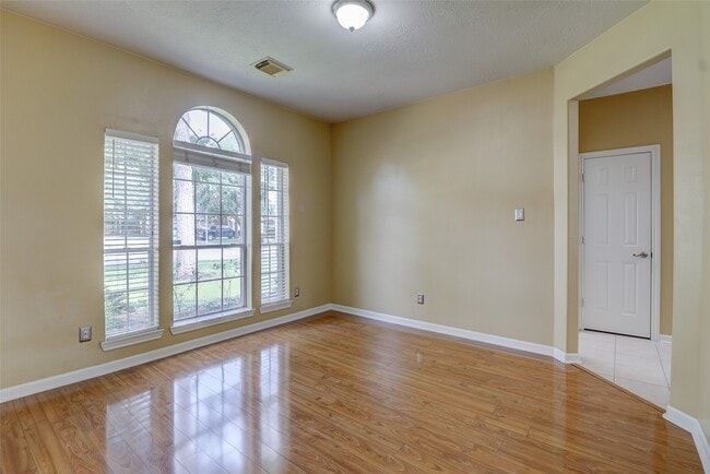 Photo - 3323 Pioneer Bend Ln