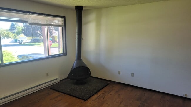 Photo - 11024 E 10th Ave Unidad 11026 E 10th Ave