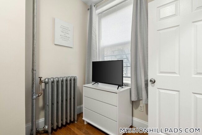 Photo - 252 Warren St Unit 2