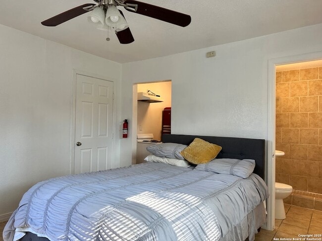 Photo - 119 E Ridgewood Ct