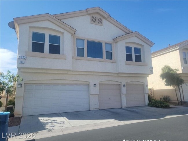 Building Photo - FANTASTIC SOUTHWEST TOWNHOME IN A GATED COMMUNITY!