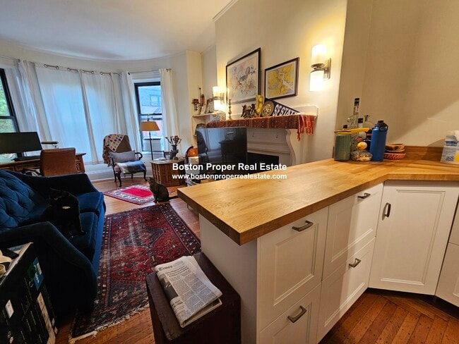 Photo - 429 Marlborough St Unidad 3B