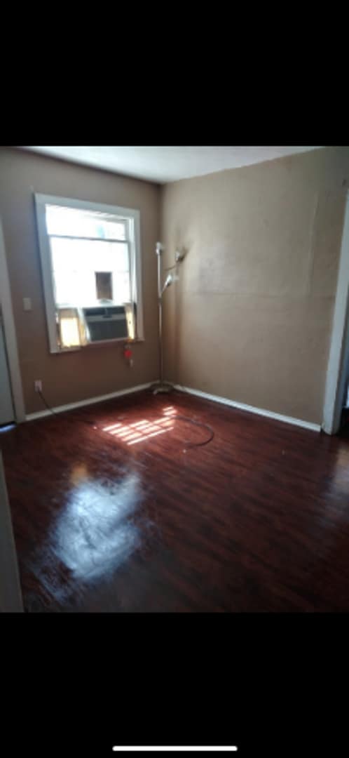 Photo - 105 E Bond St