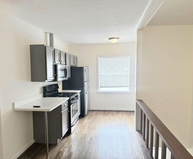 1023 1/2 W Gardner St - West Gardner Garag... - 1023 1/2 W Gardner St - West Gardner Garag... Apartamento