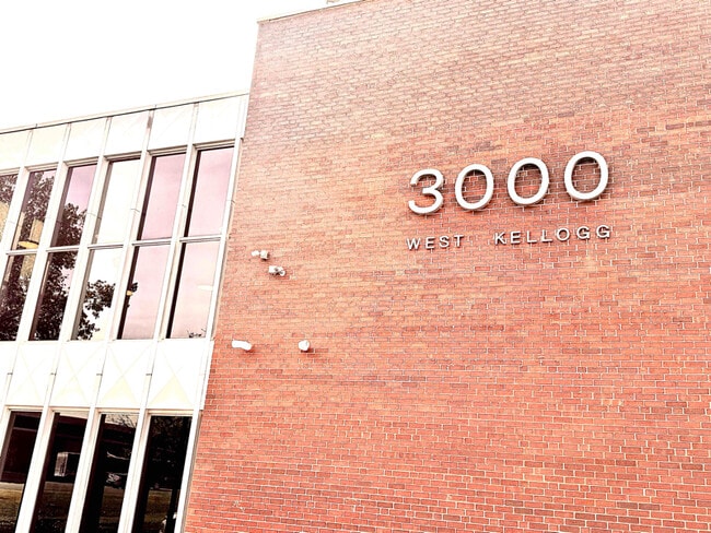 Photo - 3000 W Kellogg Dr Unit 101