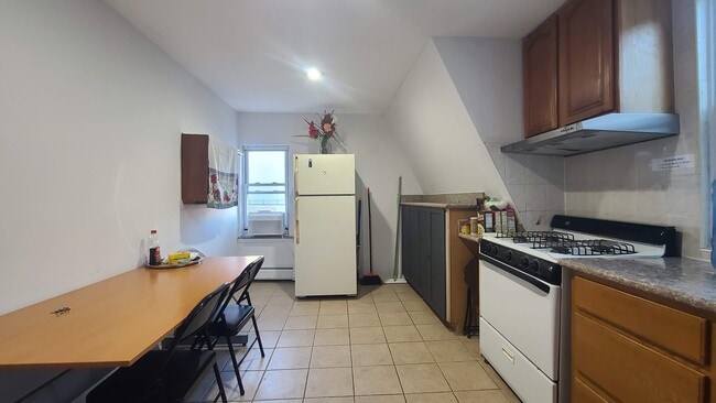 Photo - 42 49th St Unit 3