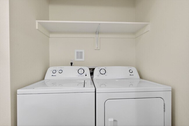 Photo - Woodstock Manor