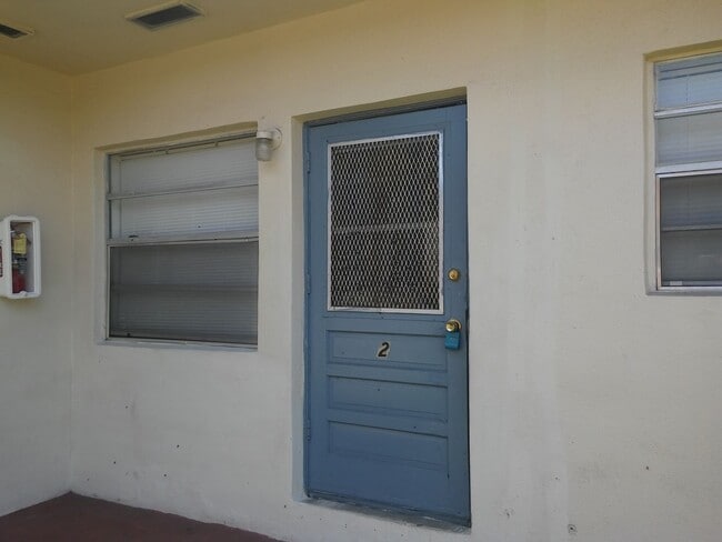 Building Photo - LC 06:125 SW 5th CT Unit 1