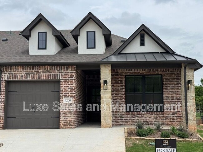 Building Photo - 4200 Abbey Pk Dr