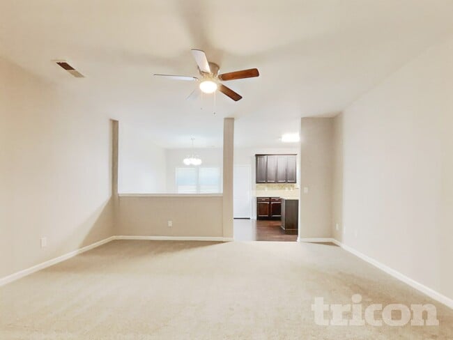 Photo - 121 Southwind Cir