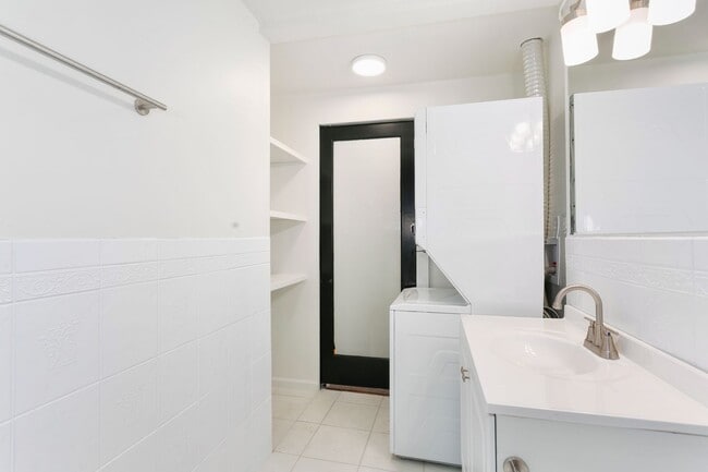 Photo - Remodeled Tacoma Duplex with Solar Panels & Fenced Yard **$500 OFF FIRST MONTHS RENT**