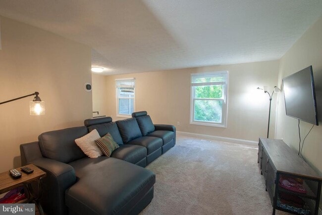 Photo - 637 Whittier Pkwy