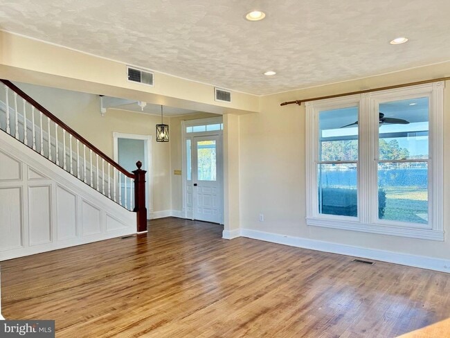 Photo - 48600 Deep Cove Ln