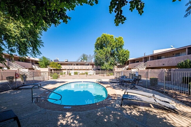 Building Photo - 810 E Colter St Unit 44