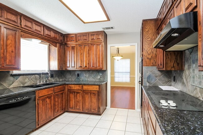 Photo - 7709 Harmony Dr