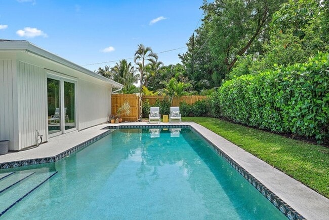 Building Photo - 1604 Seabrook Rd